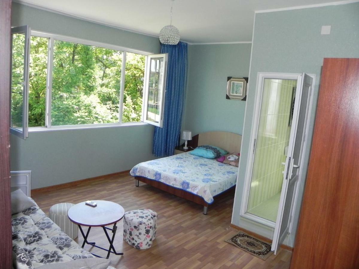 Lily Pearls Inn Koboeleti Buitenkant foto